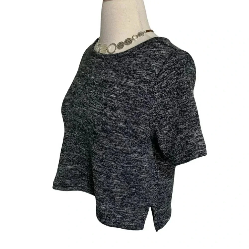Forever 21 Crop Top Small Black White Marl Exposed Back Zip Short Sleeve Boxy